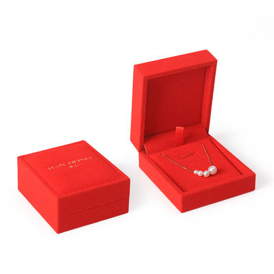High-end fluweel vierkant rode sieraden doos voor armband halsketting ring verpakking