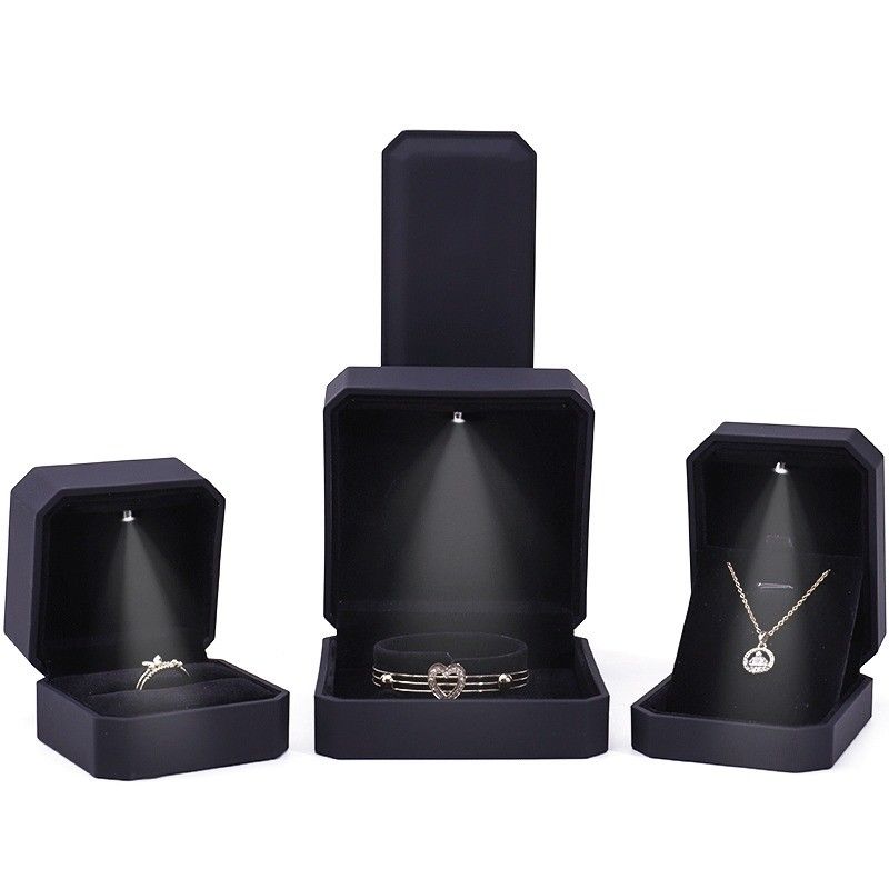 Nieuwste Custom Logo LED Juwelen Display Box voor Ringen Halskettingen Armbanden en oorbellen