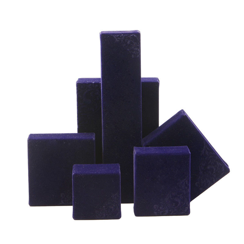 Handgemaakte geborduurde blauwe juwelen verpakkingsdoos voor mijn fluwelen halsketting en blauwe ring