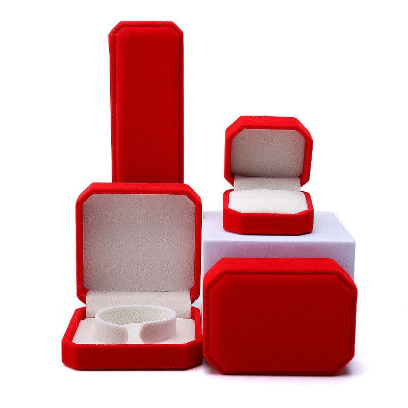 Elegante handgemaakte rode achtrekant fluwelen juwelen doos voor halsketting oorbellen Armband Ring
