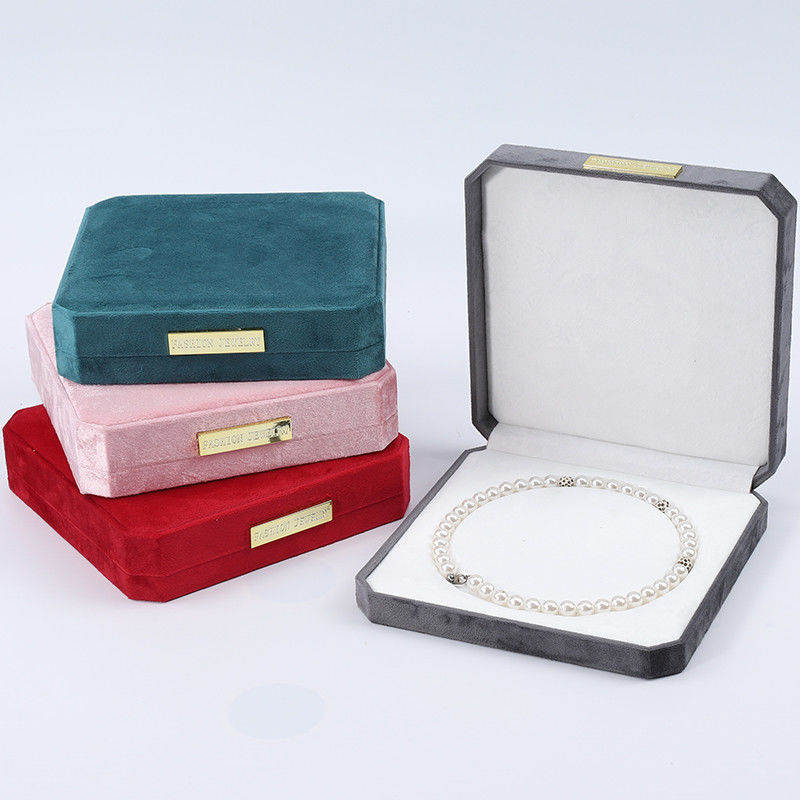 Soft Touch Multi Color Velvet Pearl Necklace opslagdoos met gouden schets