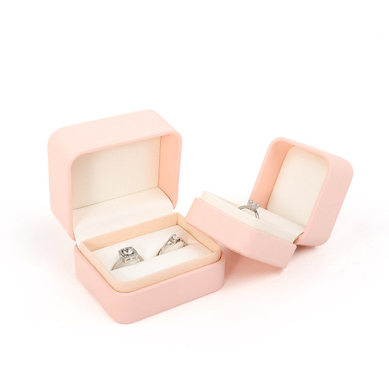 Groothandel Juwelen Verpakking Ring Box Custom Juwelen Verpakking Luxe roze Leders sieraden dubbele Ring Box voor bruiloft verloving