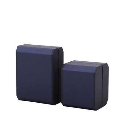 Neem contact met ons op voor aangepaste LED-verlichting Plastic juwelen doos Blauwe LED Ring Doos Fluweel voering