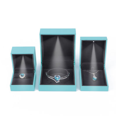 Gepersonaliseerde Hanhong LED licht sieraden verpakkingsdoos voor halsketting armband en oorbellen