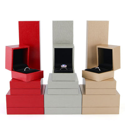 Op maat gemaakte maat Luxury Touch Cardboard Juwelen Verpakkingsdoos voor Armband en Ring