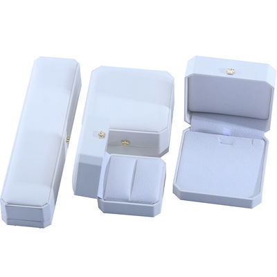 Wit PU leer sieraden doos voor Hanhong Custom kroonvorm sieraden opslagfunctie
