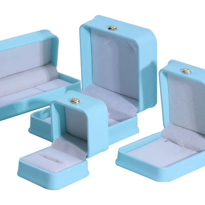 Juwelenpakket in Cyan met kroonontwerp Hanhong Custom Logo Luxe PU Lederkledingdoos