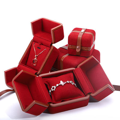 PU-leer sieraden doos voor aangepast logo Rode oorbellen Armband Halsketting Ring Verpakking