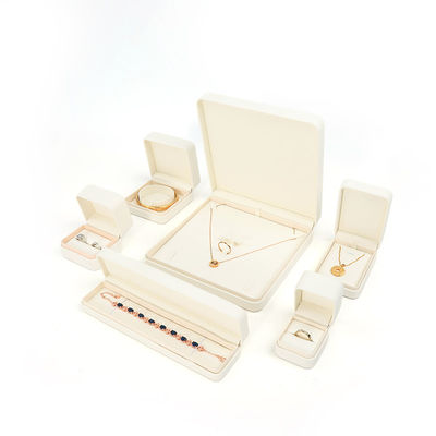 Handgemaakte vierkante wit leer sieraden verpakkingsdoos Custom luxe grote sieraden set doos voor halsketting armband oorbellen ring verpakking